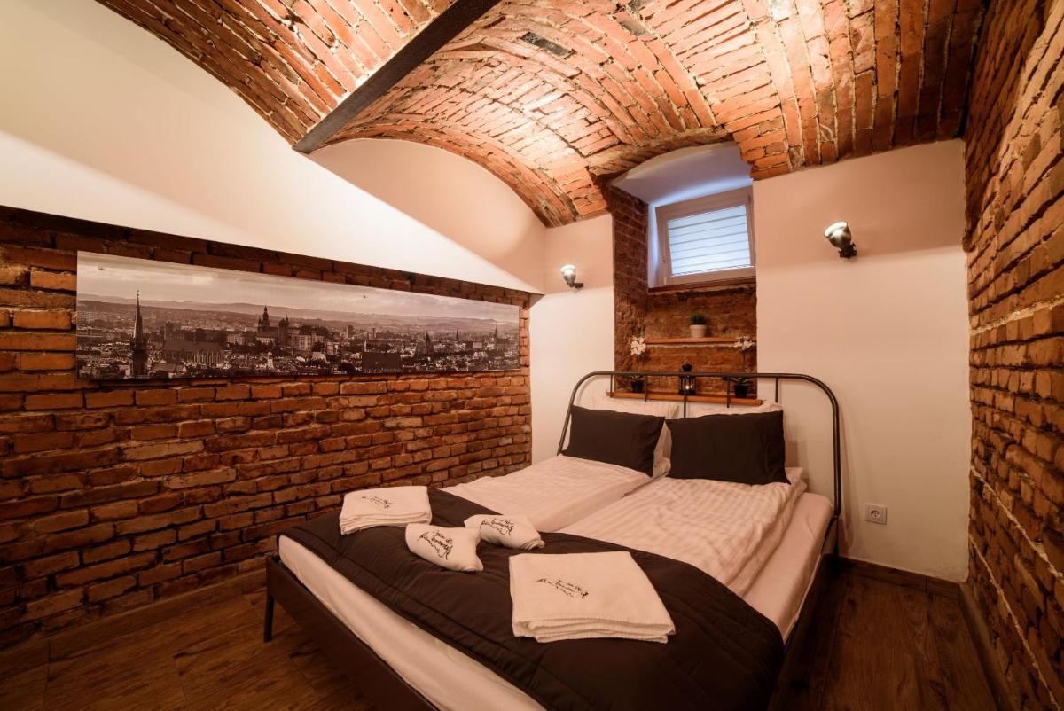 Foto - Cracow Rent Apartments - spacious apartments for 2-7 people in quiet area - Kolberga Street nr 3 - 1