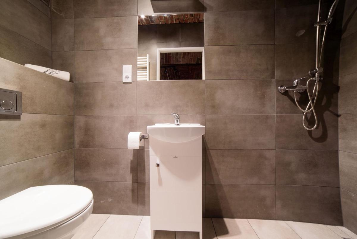 Foto - Cracow Rent Apartments - spacious apartments for 2-7 people in quiet area - Kolberga Street nr 3 - 1