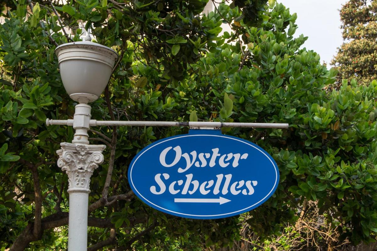 Photo - 302 Oyster Schelles
