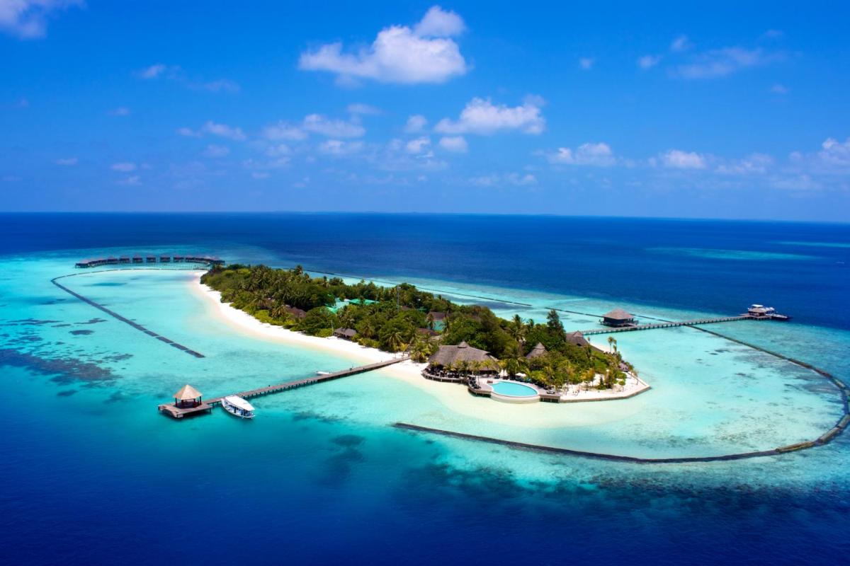 Komandoo Island Resort & Spa photo 2