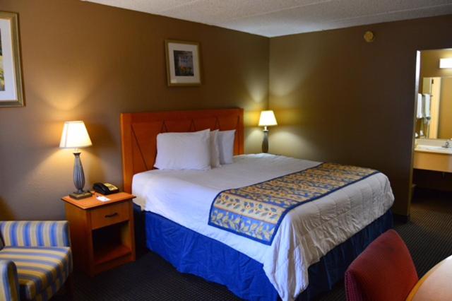 Photo - Americas Best Value Inn Laredo