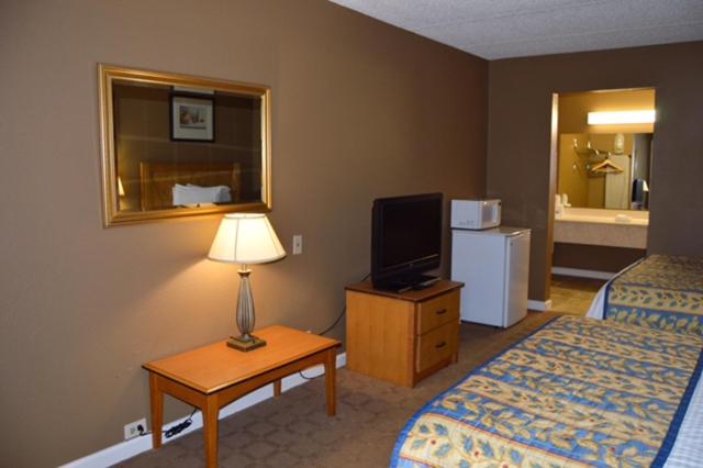 Photo - Americas Best Value Inn Laredo