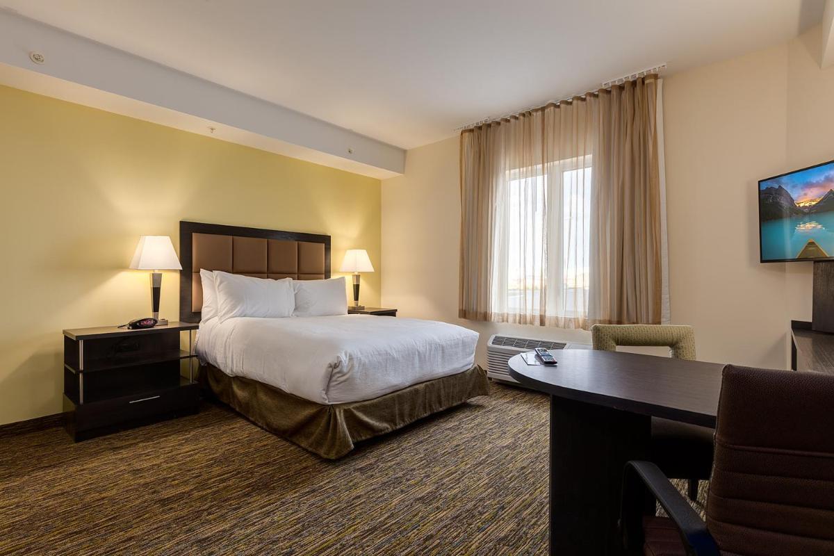 Photo - Park Inn by Radisson, Calgary Airport North, AB