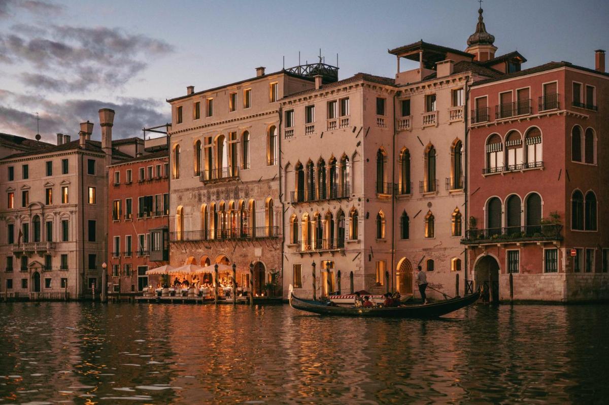 The Venice Venice Hotel photo 2