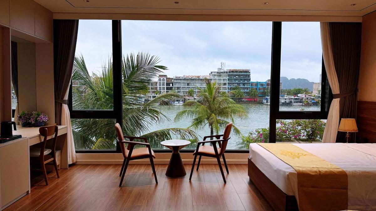 Serene Hotel photo 1