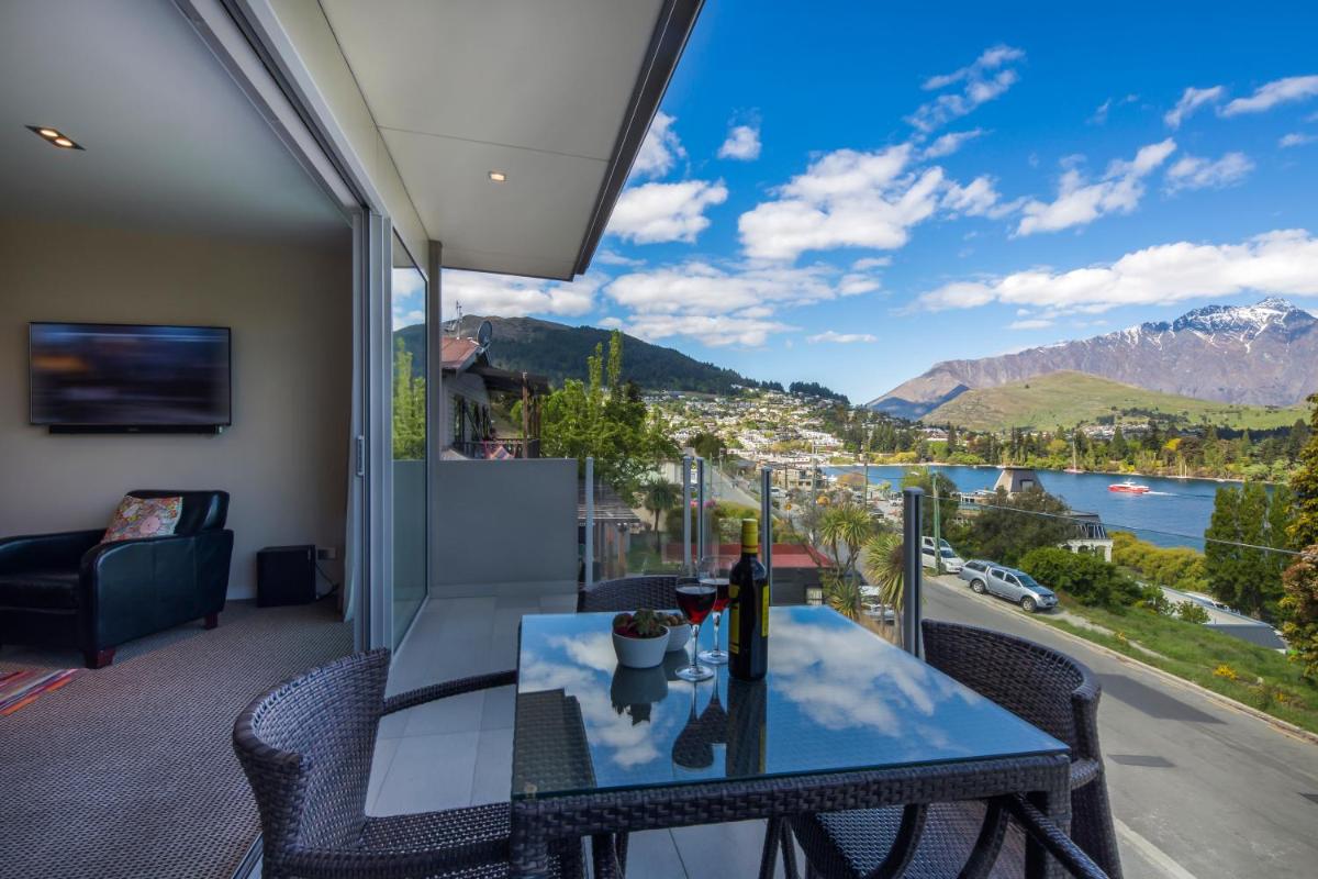 Photo - LakeRidge Queenstown by Staysouth