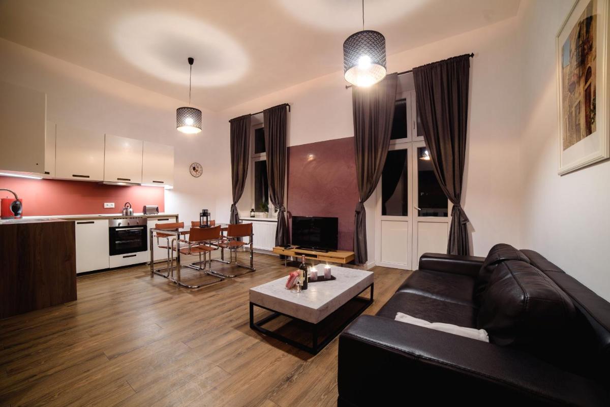 Foto - Cracow Rent Apartments - spacious apartments for 2-7 people in quiet area - Kolberga Street nr 3 - 1