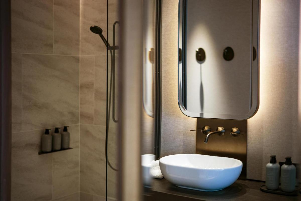 Hotel Toranomon Hills, The Unbound Collection By Hyatt photo 2