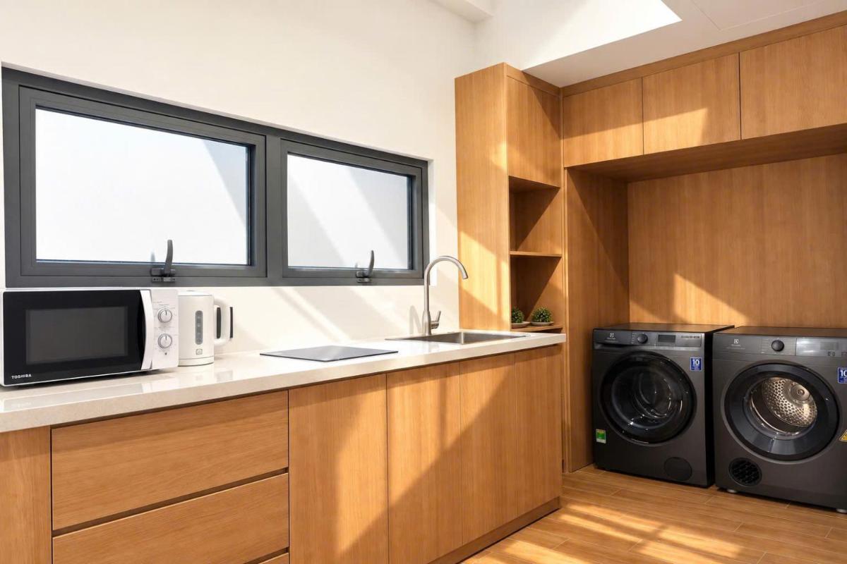LUMI RESIDENCES Central Collection photo 9