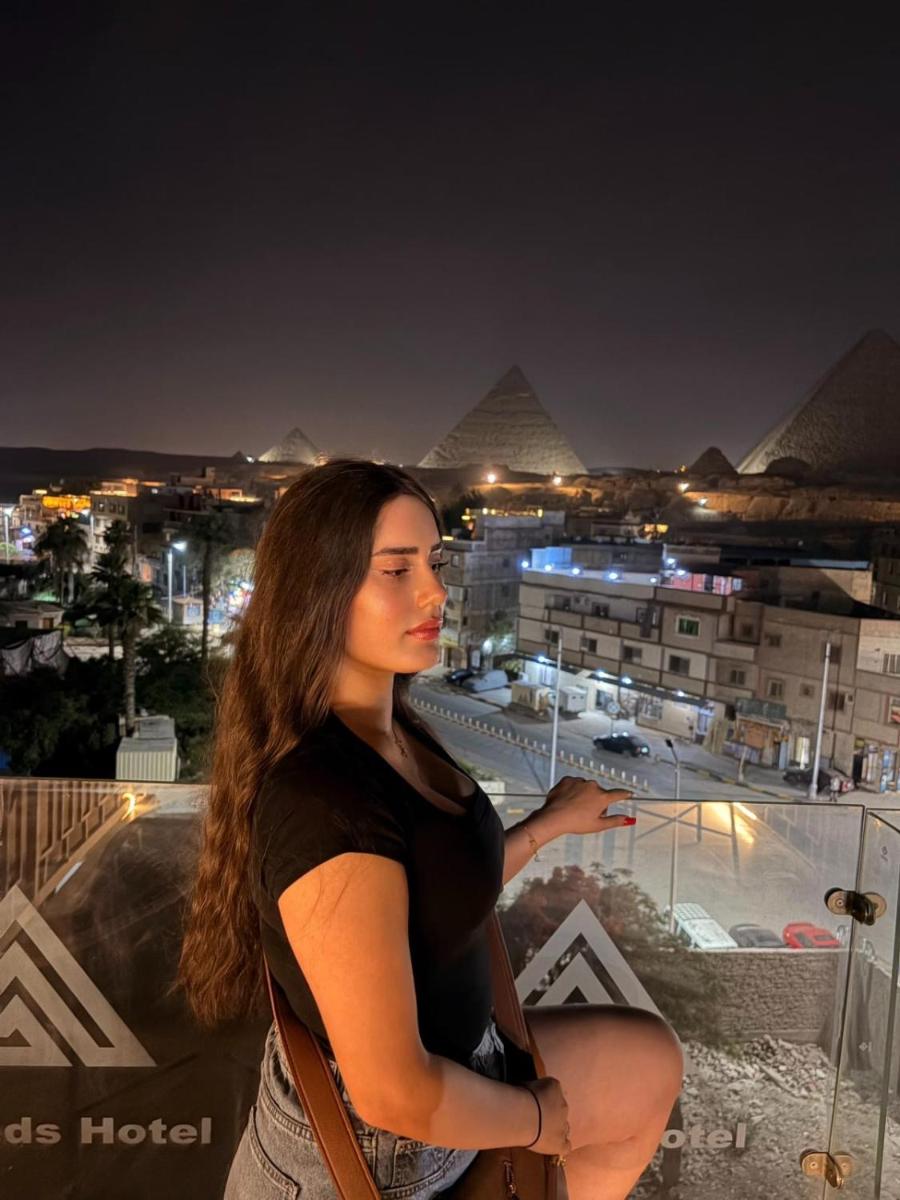 Set pyramids hotel photo 3