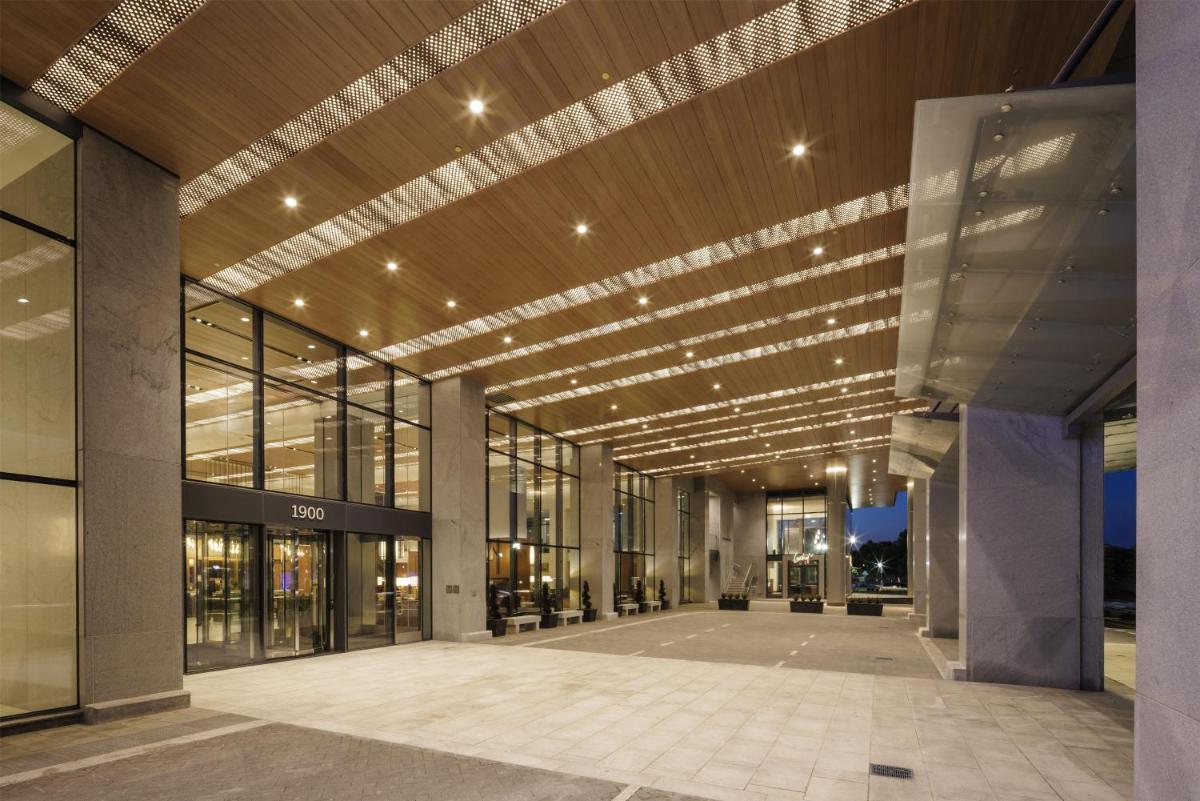 Hilton Arlington Rosslyn The Key photo 5