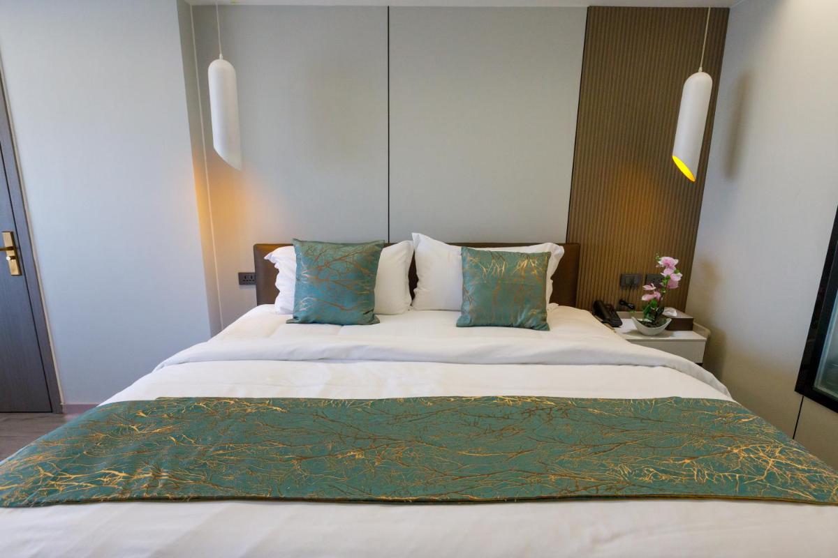 HK Hotel Bangkok photo 7
