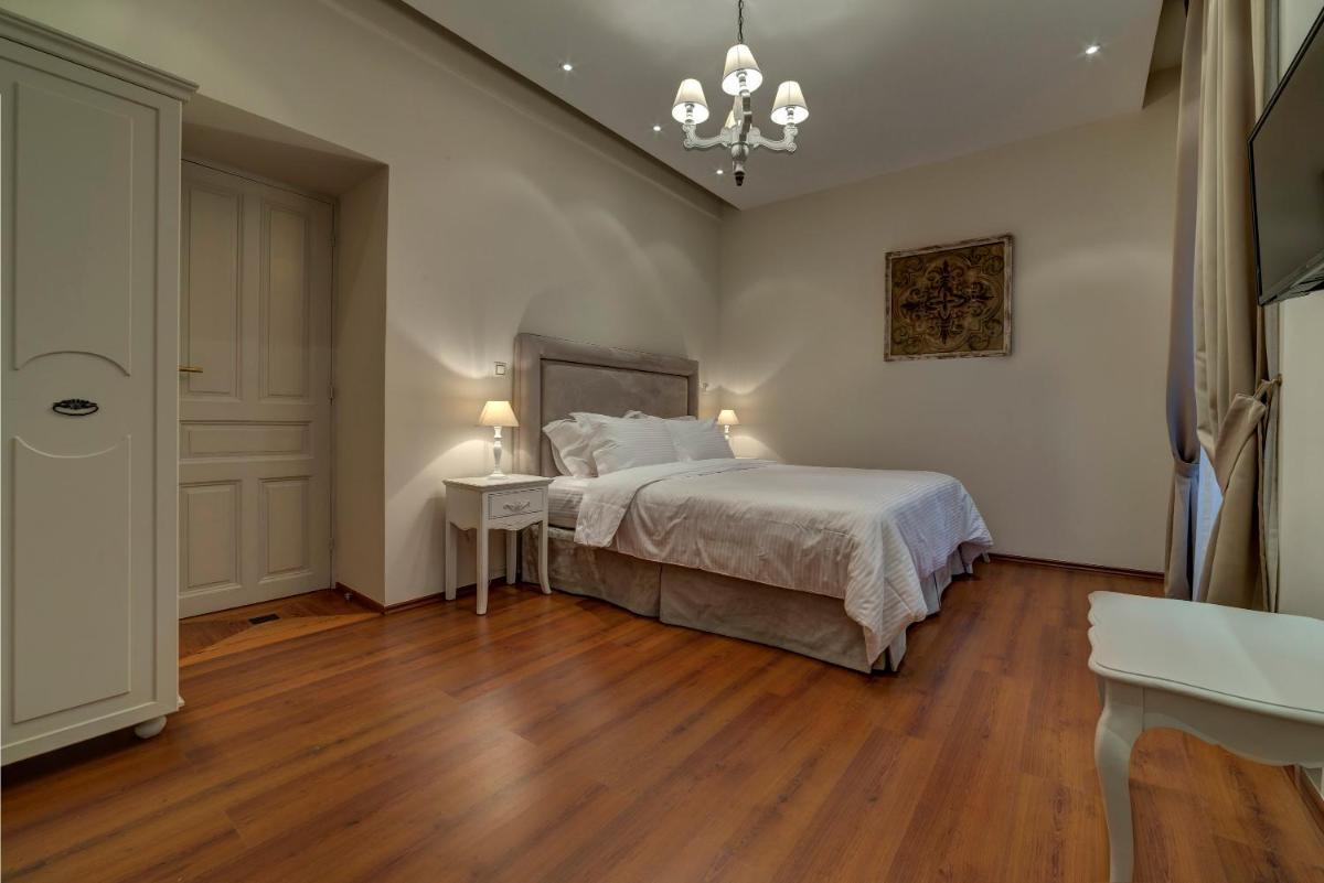 Foto - Home and Poetry