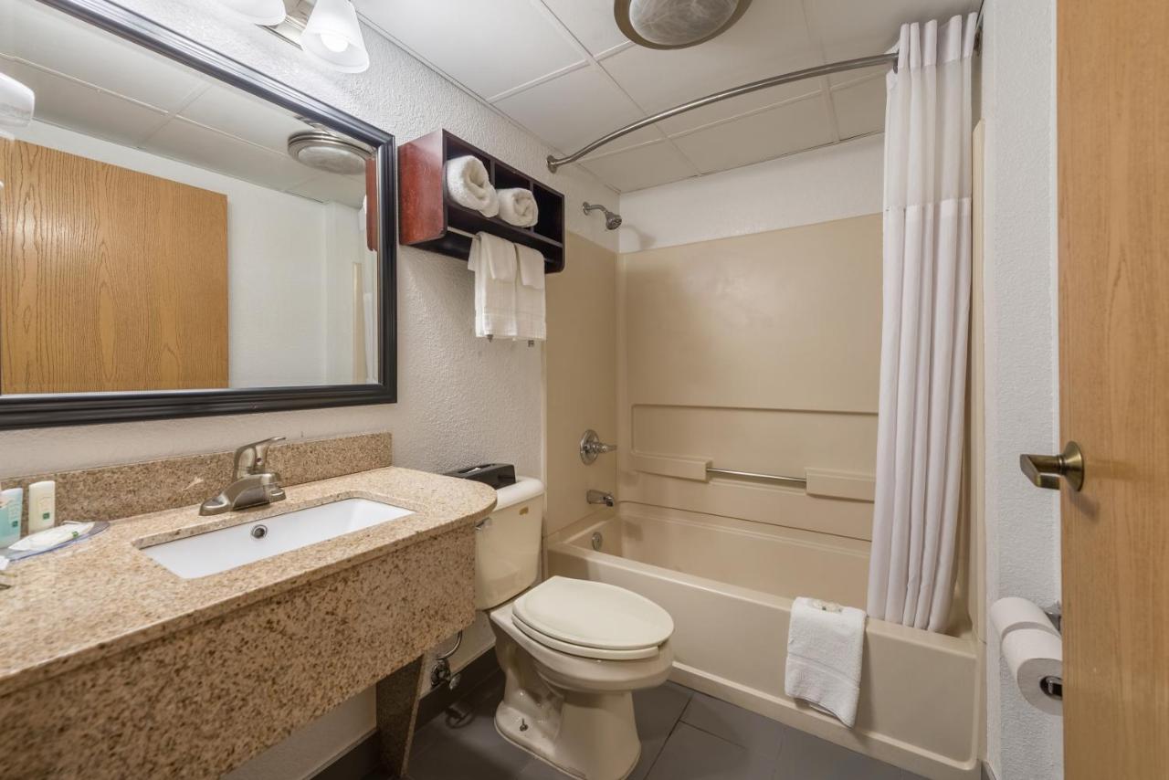 Quality Inn Grove City - Columbus South photo 2