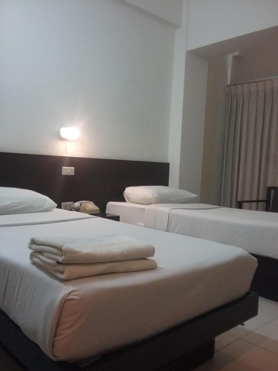 Paradorn Inn photo 2