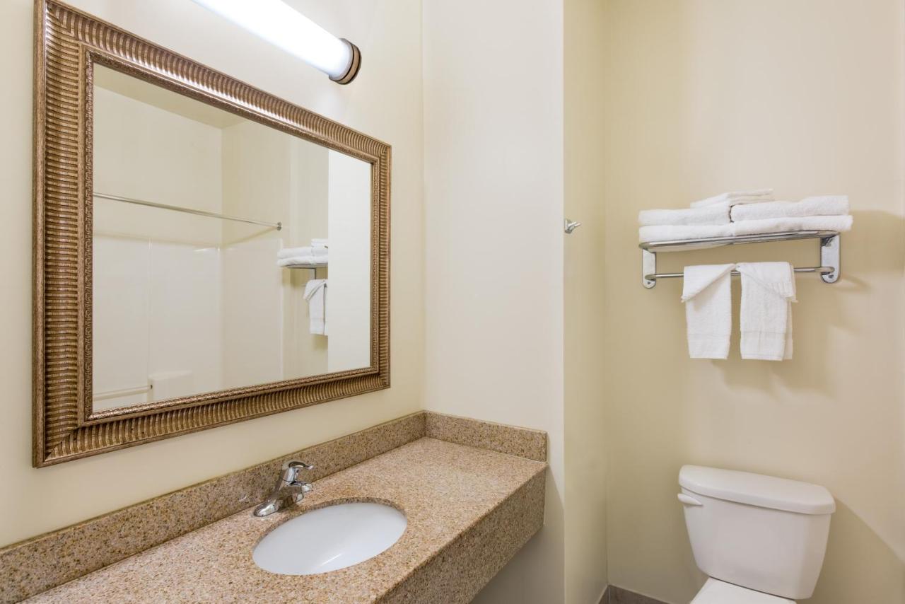 Econo Lodge Palmyra - Hershey photo 2