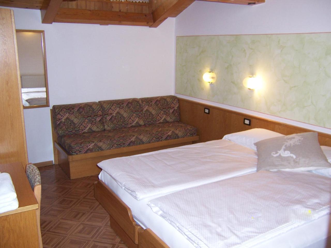 Alpen Hotel Rabbi photo 4
