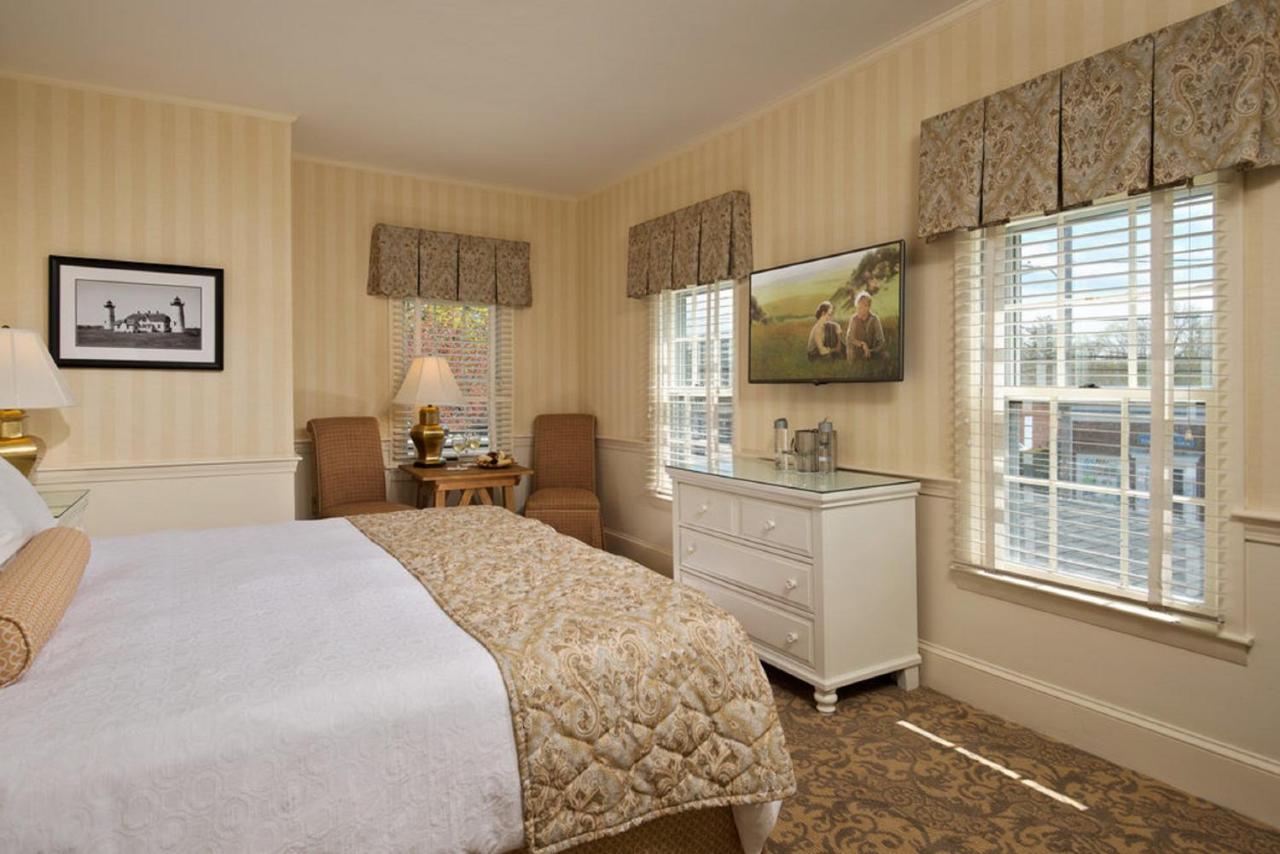 Chatham Wayside Inn - 3