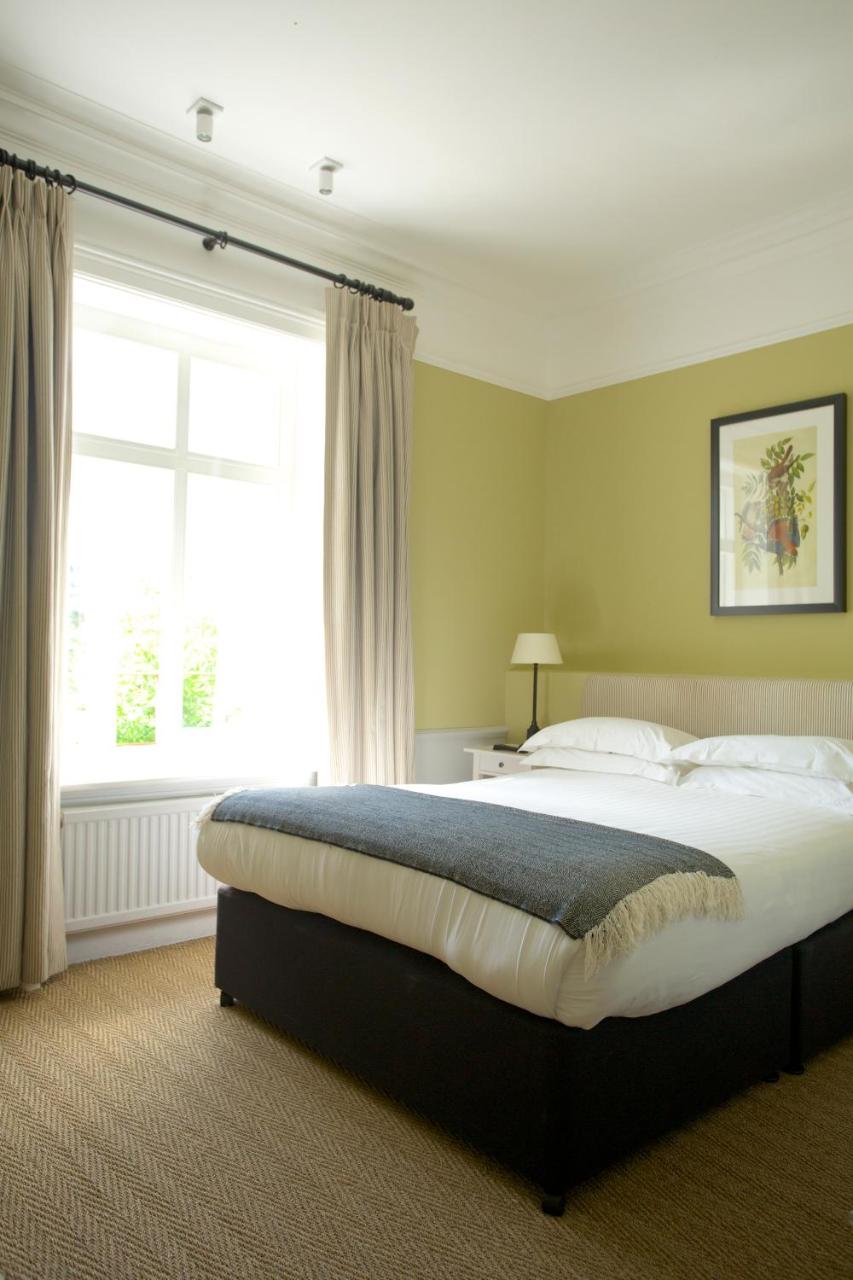 The Manor at Sway – Hotel, Restaurant and Gardens - 4