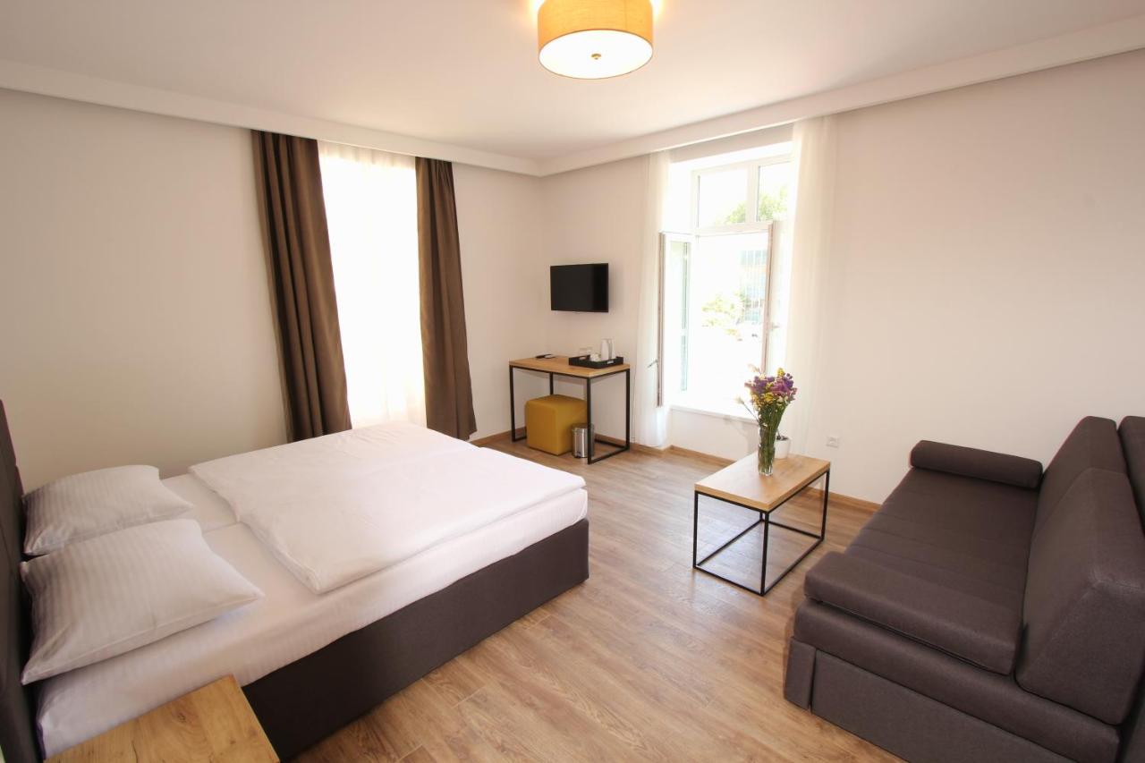 Riverside Residence - 4