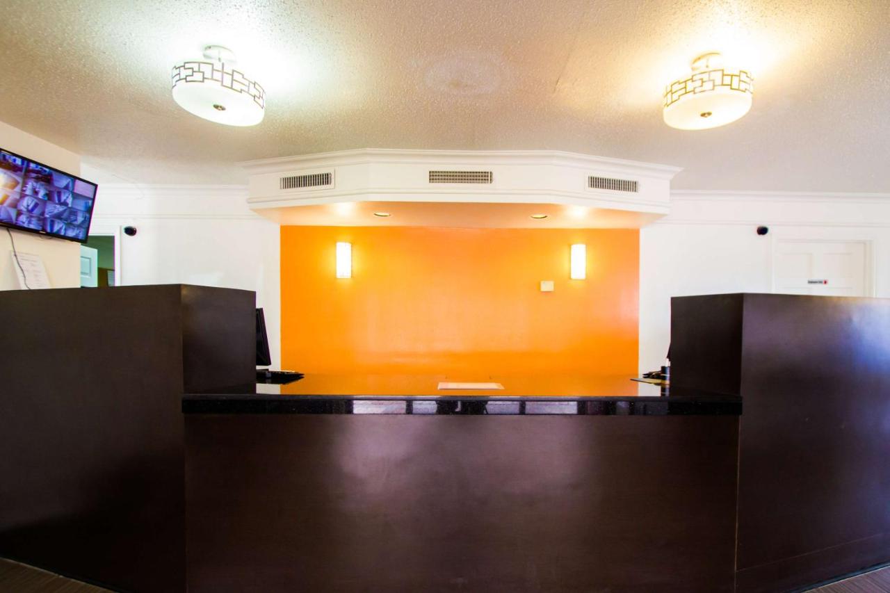 Motel 6 Austin, TX - Midtown photo 4