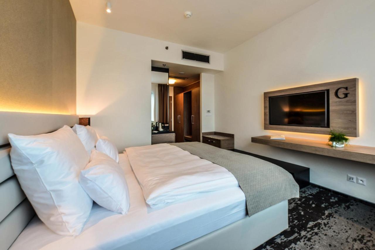 Grid Hotel - 6