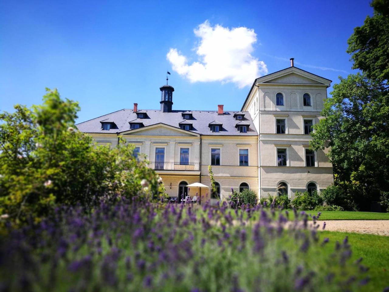 Photo - Chateau Mcely