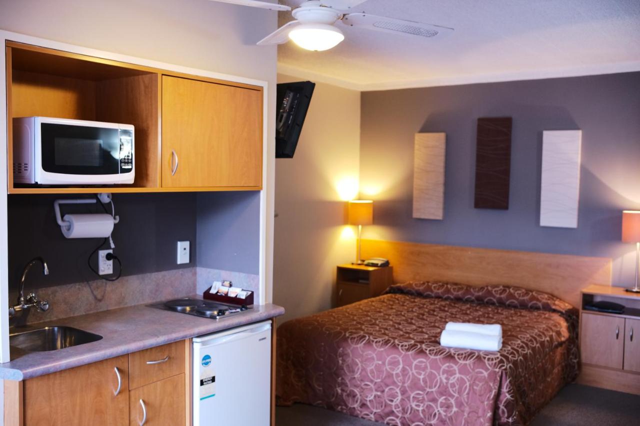 Kiwi Studios Motel photo 4