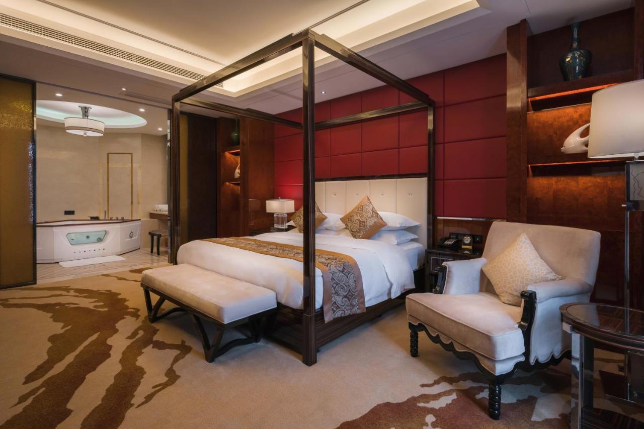 Happiness Hotel photo 2