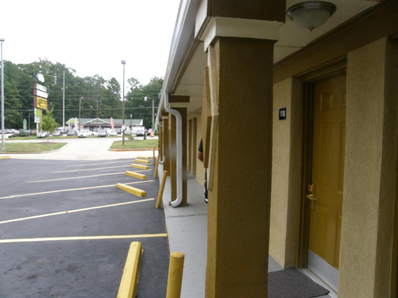 Americas Best Value Inn Stone Mountain Atlanta E photo 3