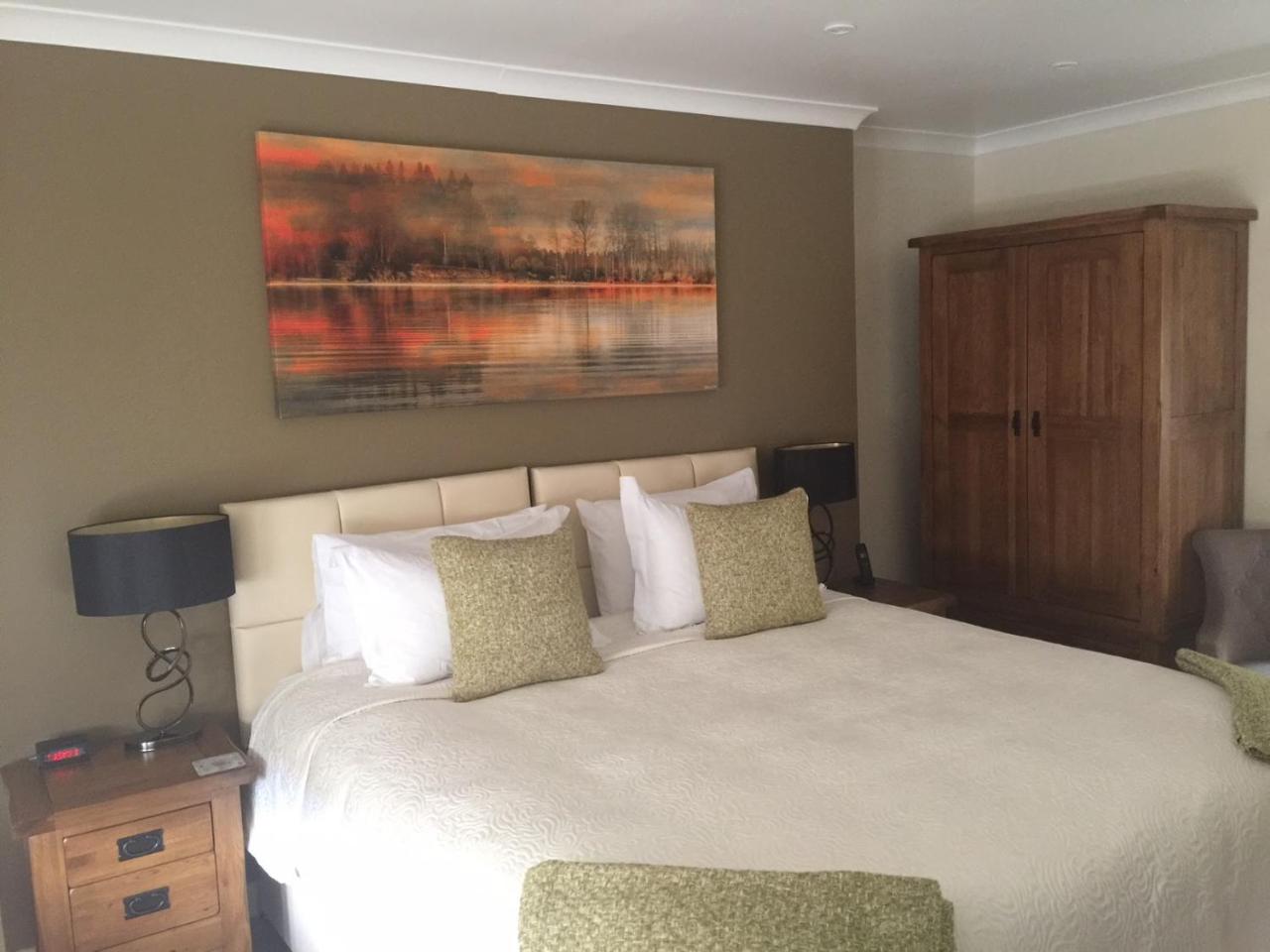 The Wheatsheaf Hotel and Restaurant photo 4