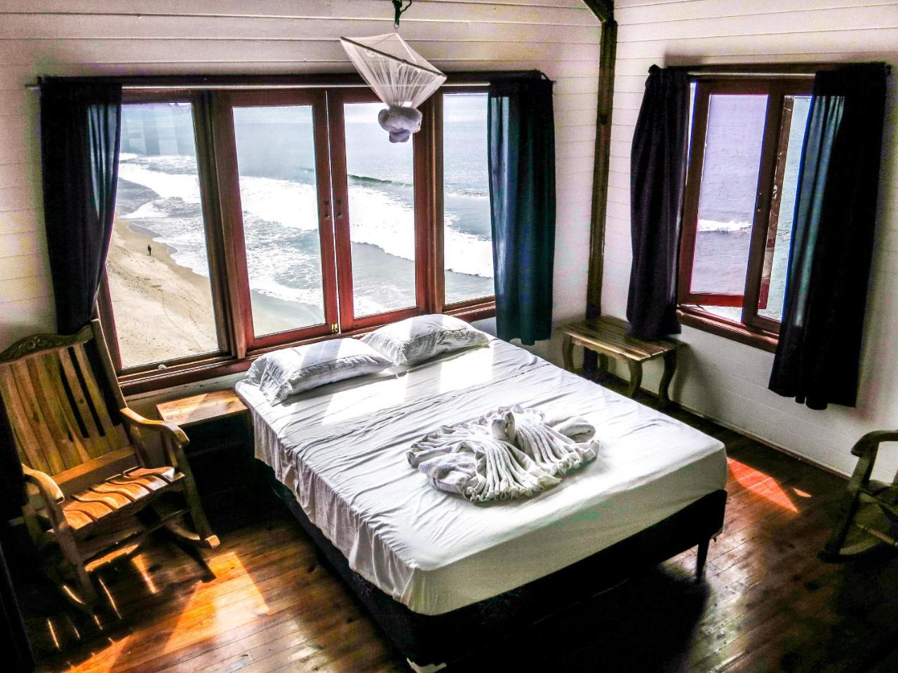 Magnific Rock - Surf Resort & Yoga Retreat Nicaragua photo 4