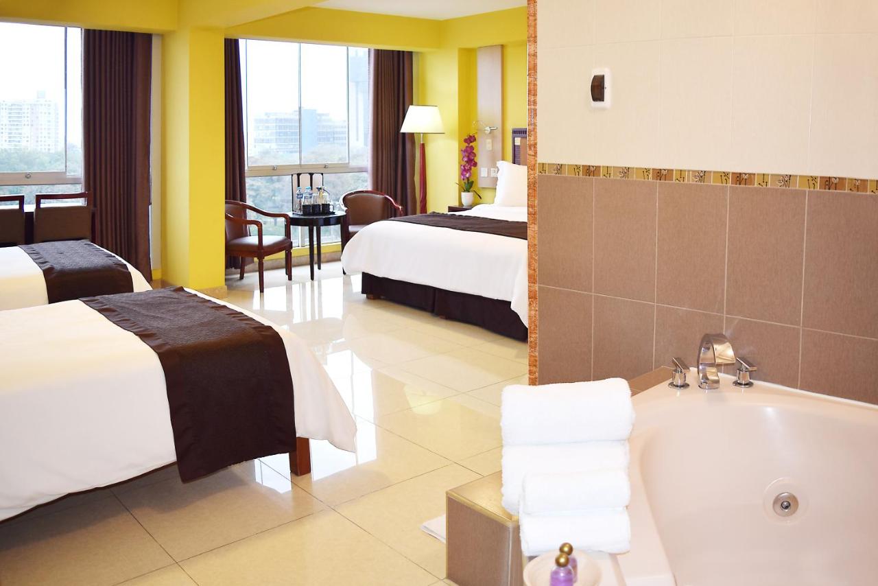 Gran Mundo Hotel & Suites photo 2
