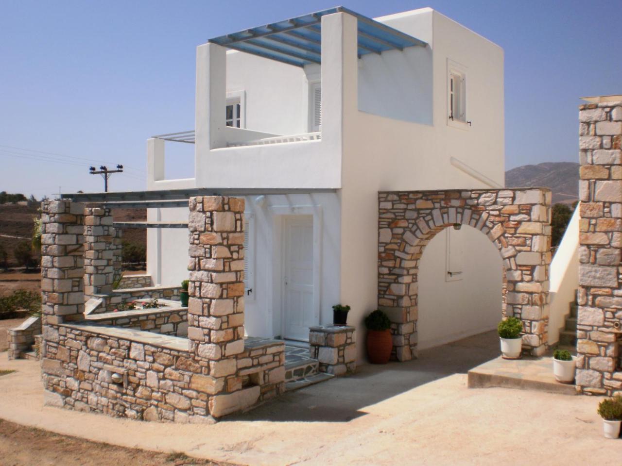 Panorama studios in PisoLivadi - 5