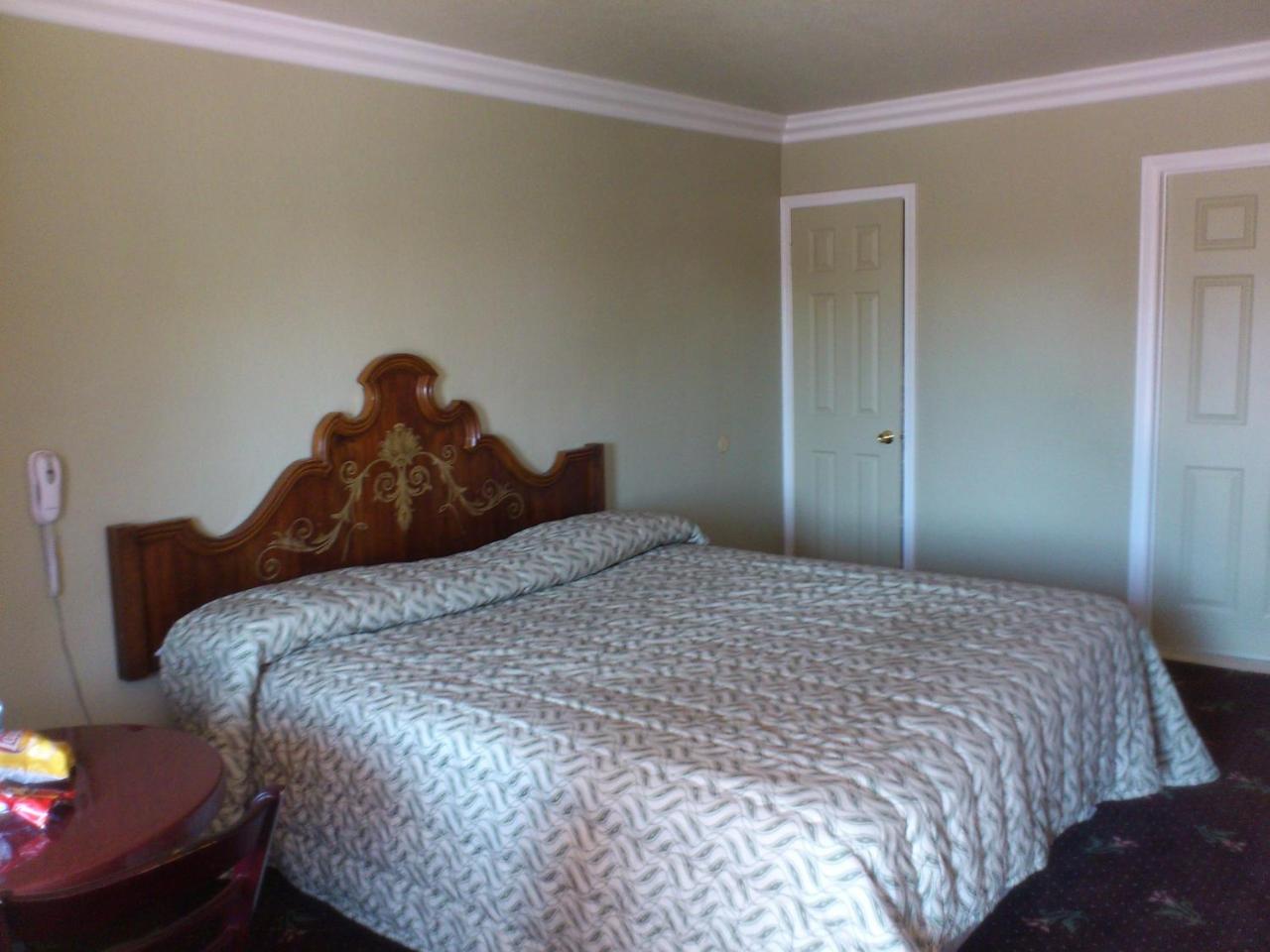 Santa Ana Travel Inn photo 3