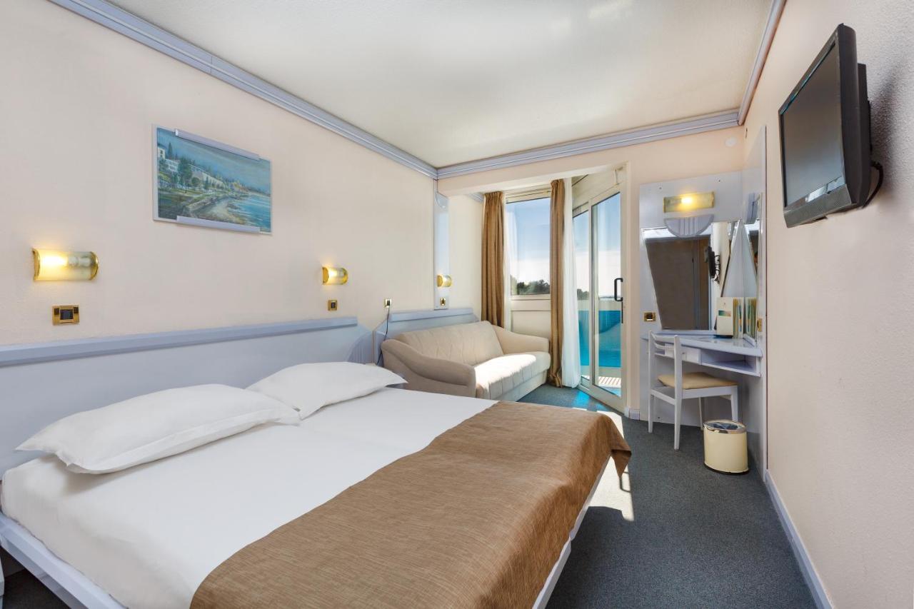 Hotel Plavi Plava Laguna photo 2