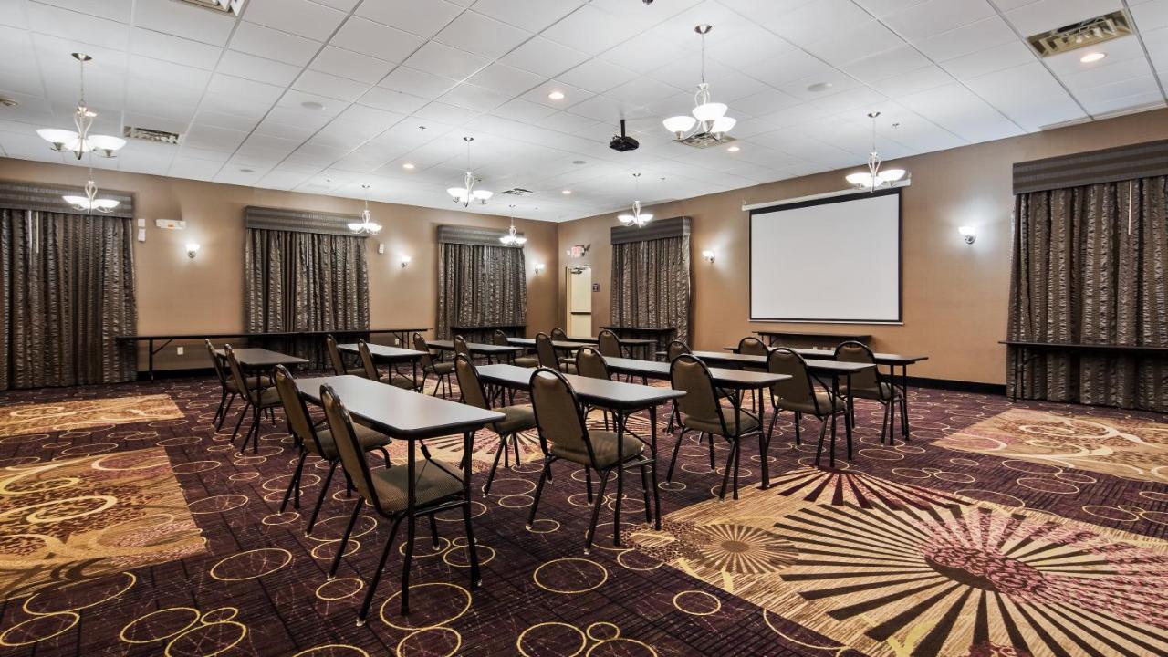 Best Western Plover-Stevens Point Hotel & Conference Ctr photo 2