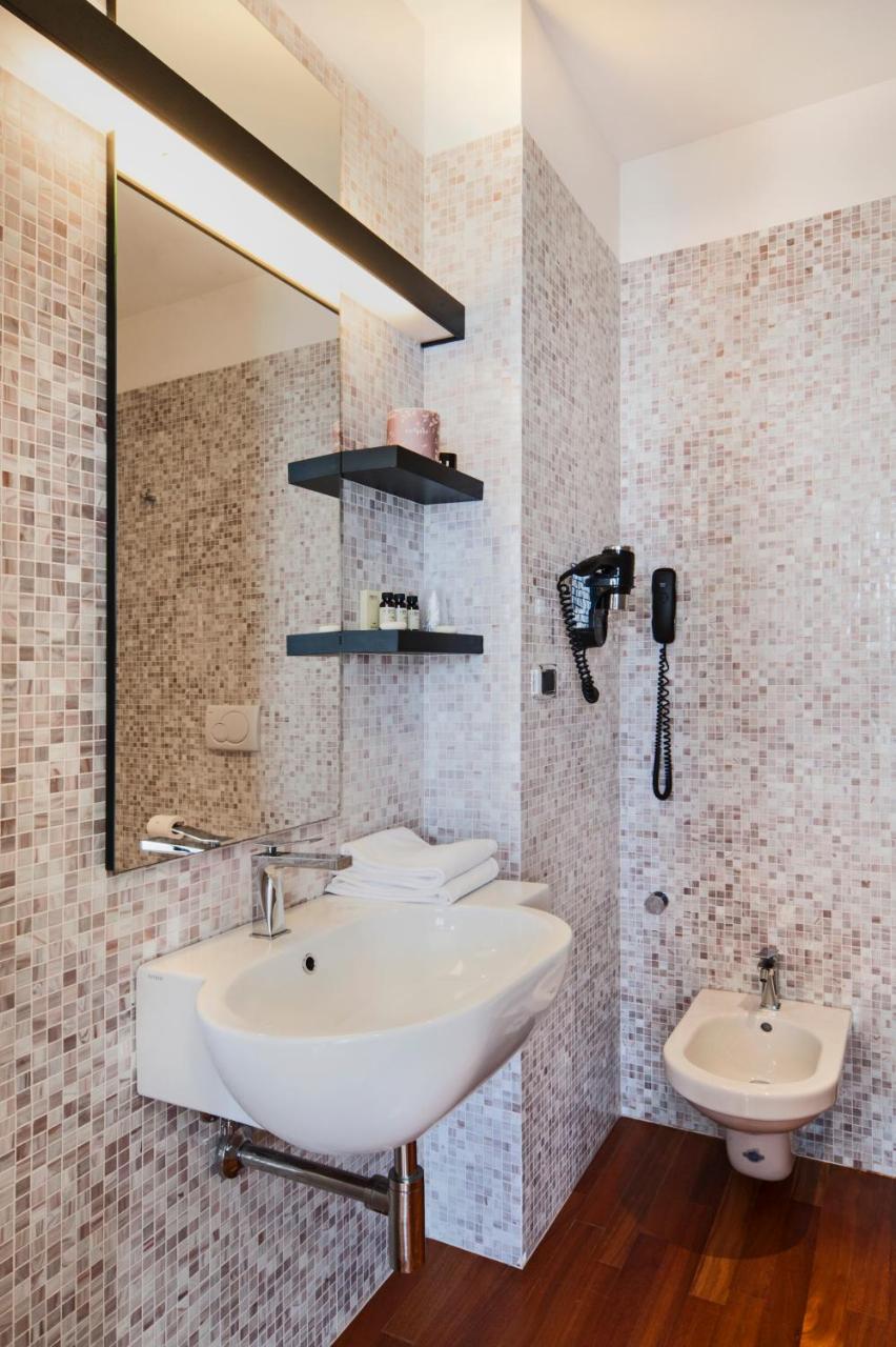 Photo - SeePort Hotel