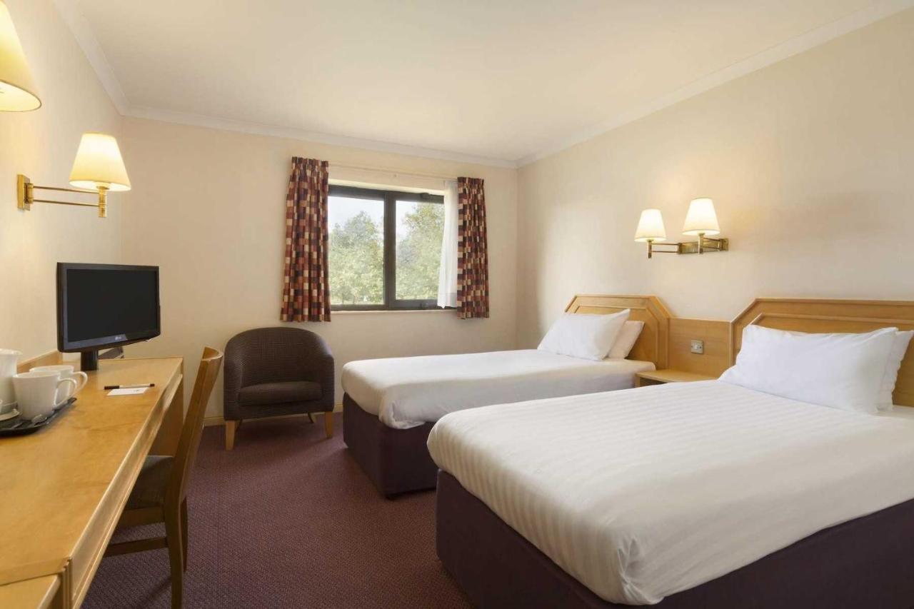 Days Inn by Wyndham Taunton photo 4