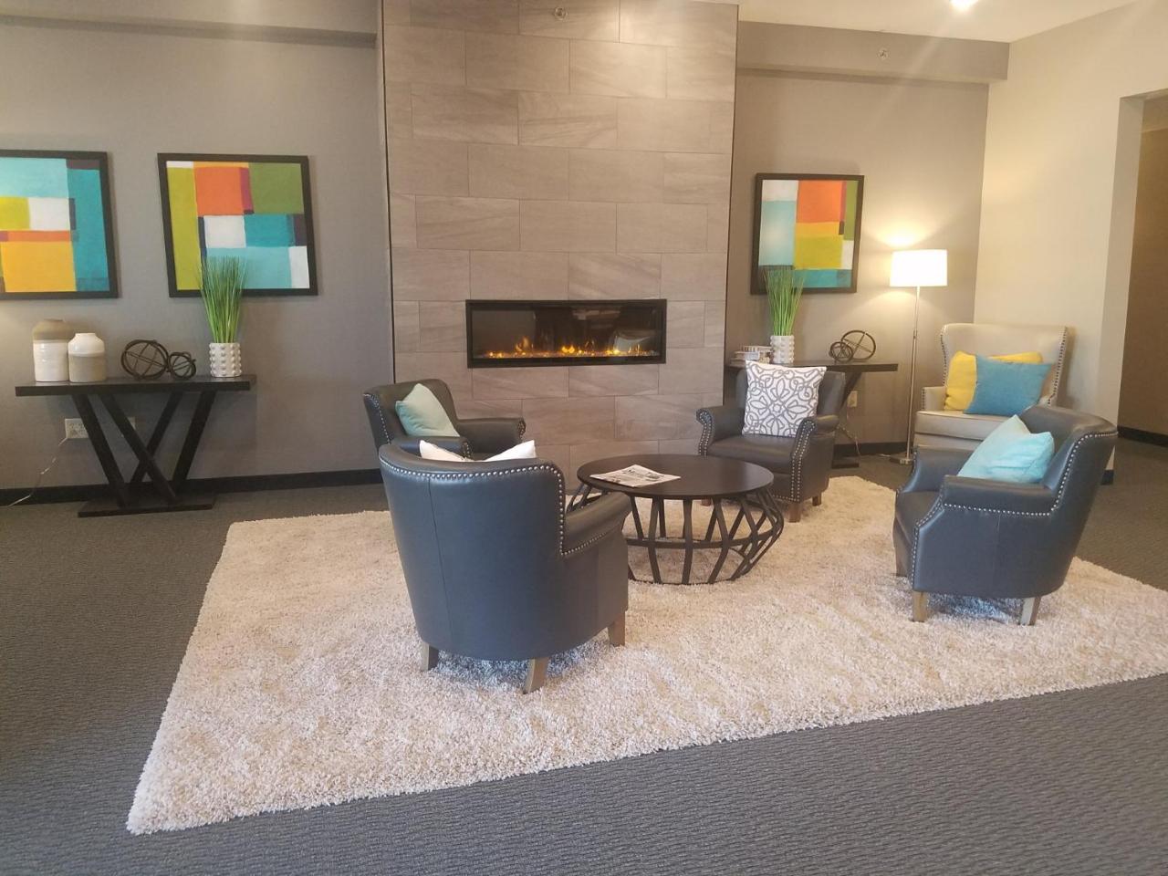 Reston Lodge & Suites - Emmetsburg