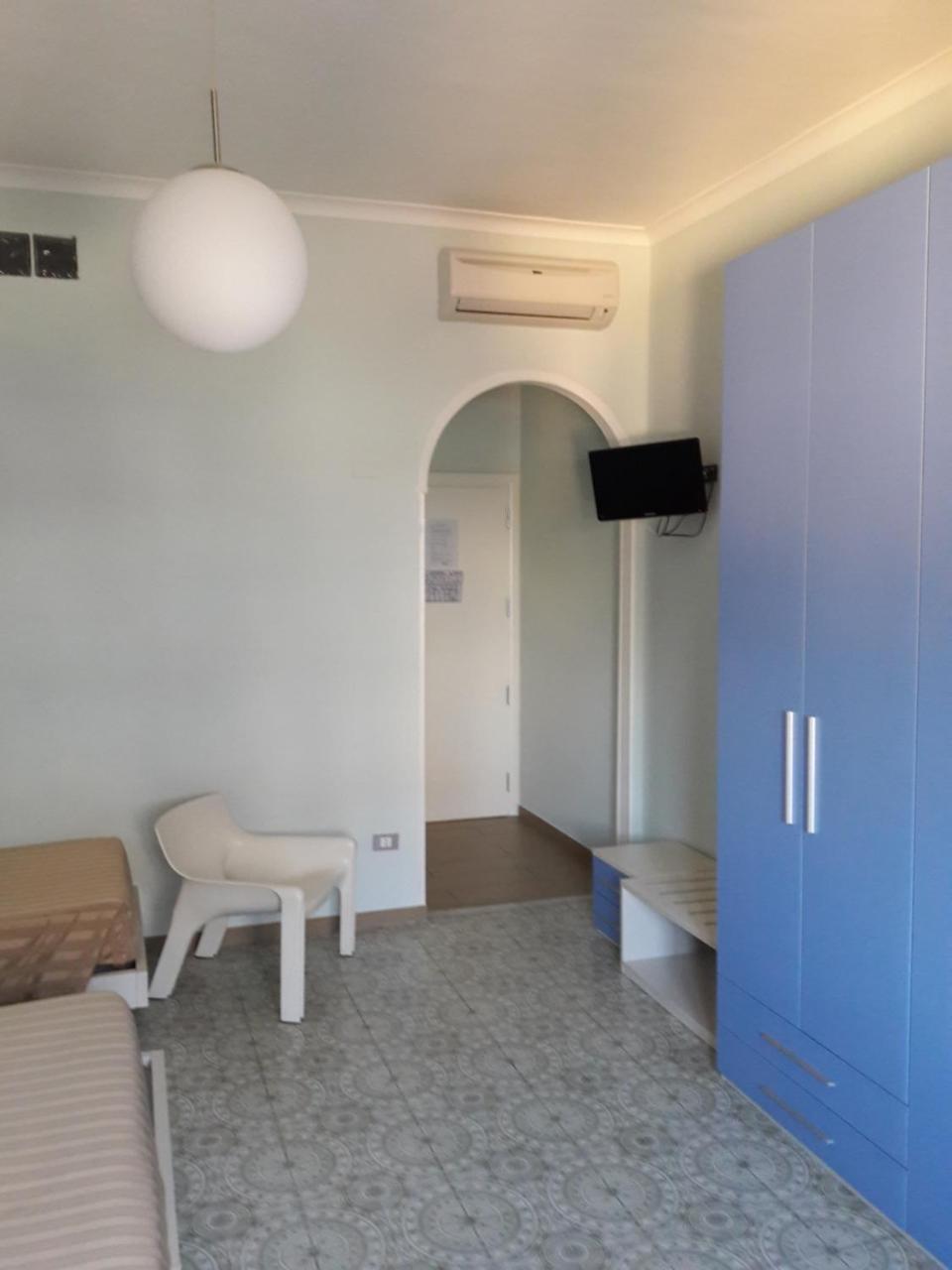 Hotel Happy photo 4