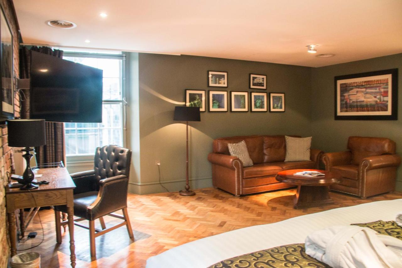 Le Monde Hotel photo 2