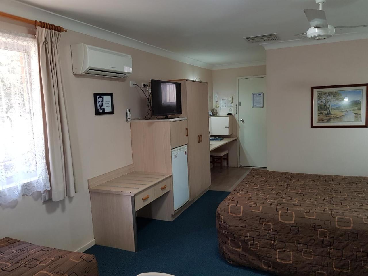 Abraham Lincoln Motel photo 2