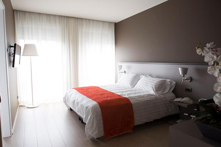 Zara Rooms & Suites - 3
