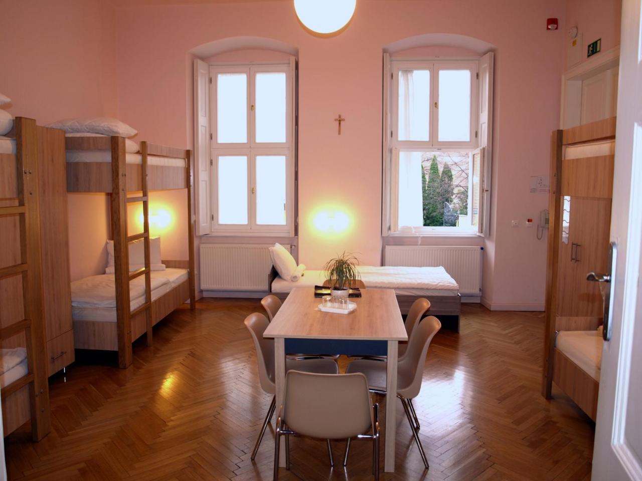 Ciszterci Szállás Pécs - 6