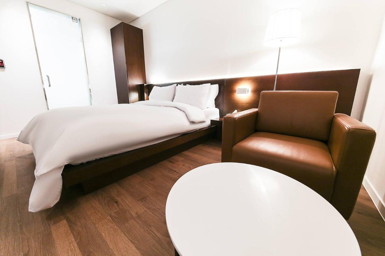 Golden River Hotel photo 2