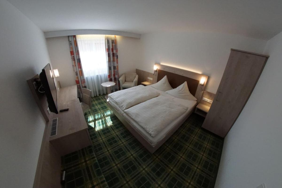 Hotel-Landgasthof Schuster photo 4