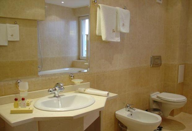 Troyan Plaza Hotel - 4