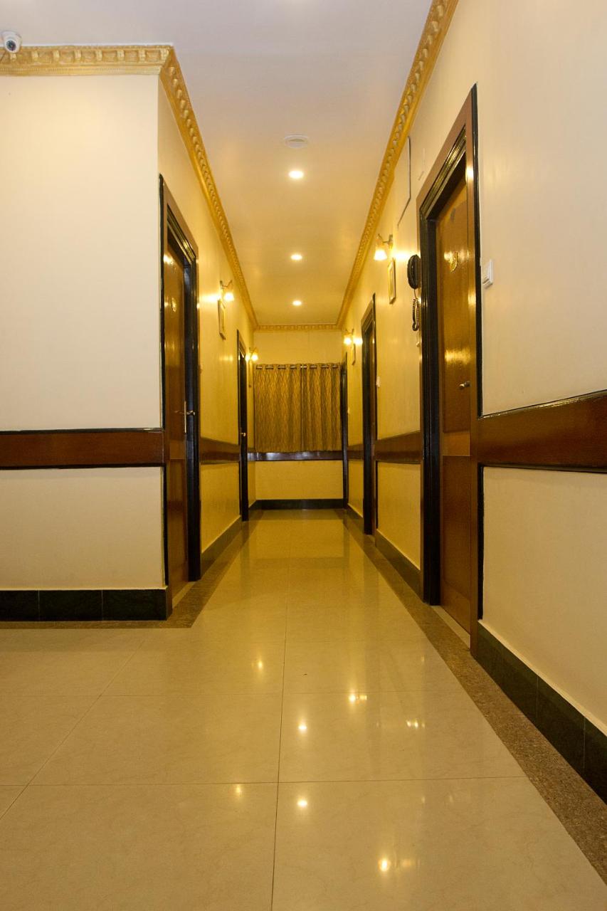 Hotel White House