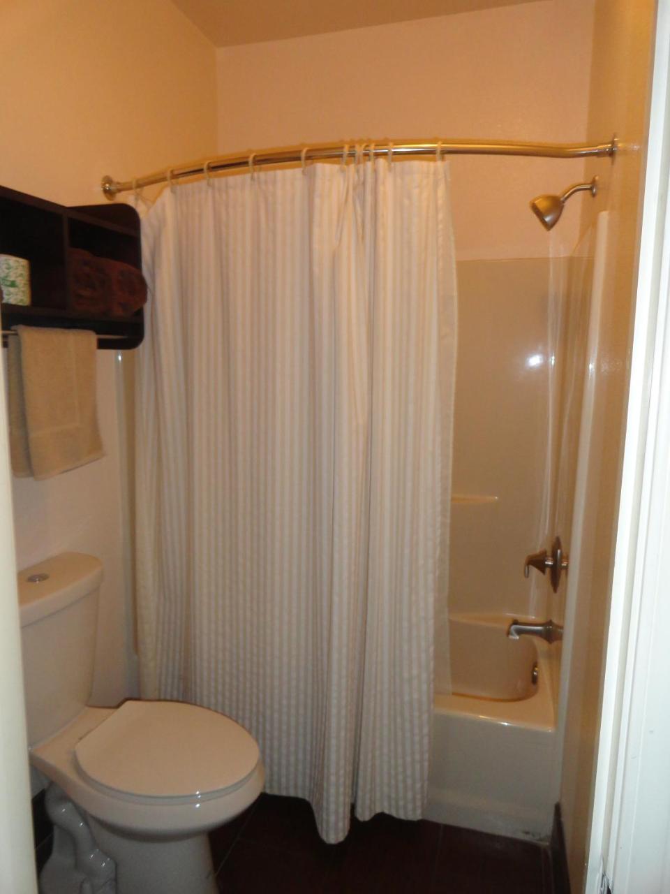 Americas Best Value Inn Brownsville photo 2